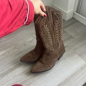 Vagabond Brown suede cowboy boots